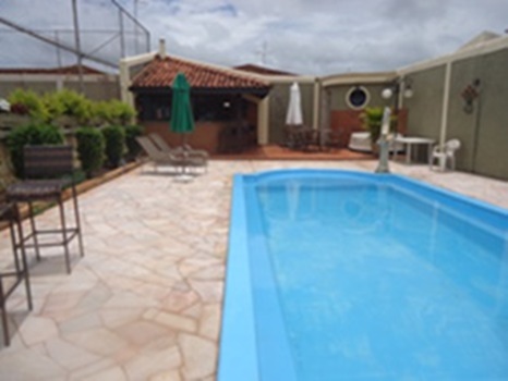 Casa com piscina para temporada em Barretos