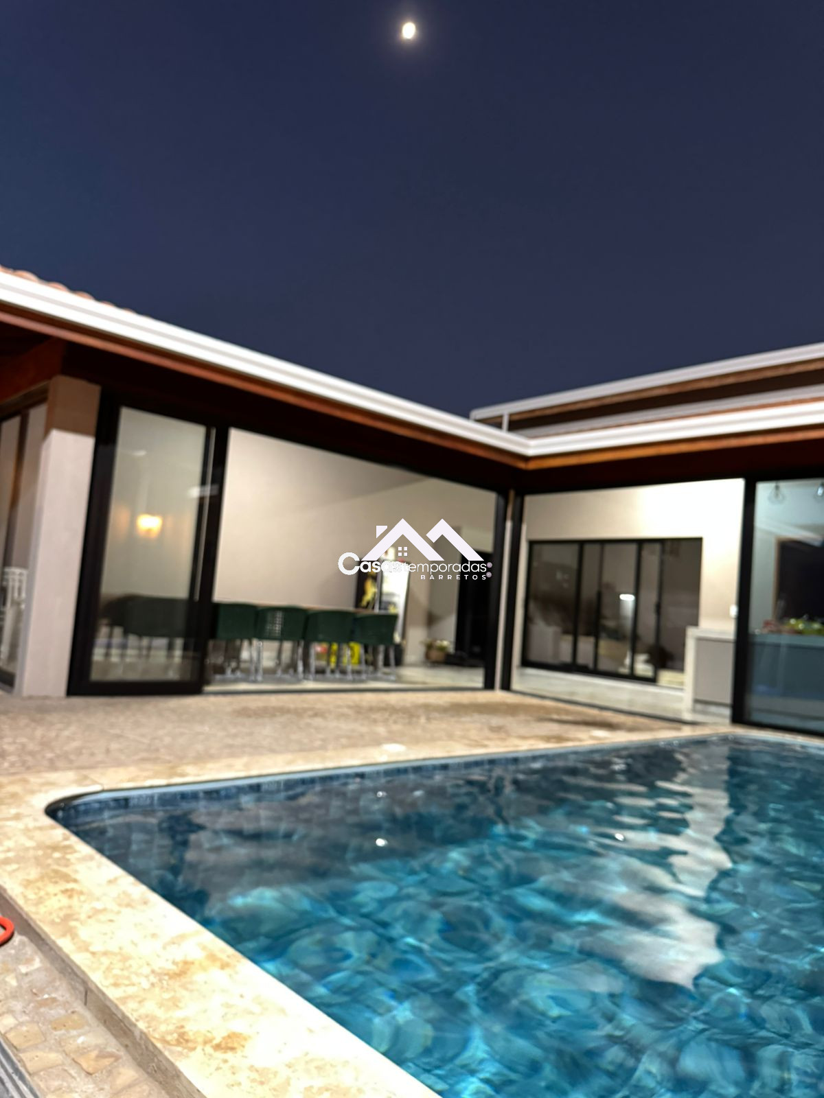 Casa com piscina aquecida próximo ao parque do peão em Barretos